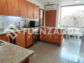 Casa en venta de 7 dorm. en Lo Barnechea
