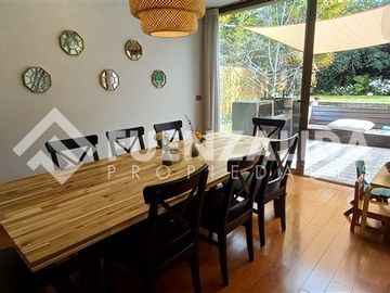 Casa en venta de 7 dorm. en Lo Barnechea