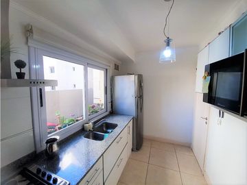 Departamento 3 ambientes con cochera y terraza