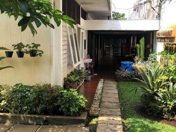 Dijual rumah asri siap huni Jalan Pahlawan Kota Bandung