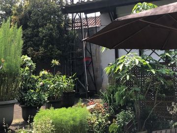 Dijual rumah asri siap huni Jalan Pahlawan Kota Bandung