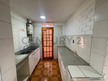 Arriendo Casa dos pisos, Metro Rojas Magallanes