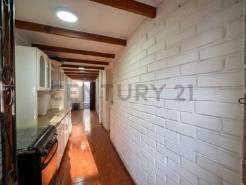 Arriendo Casa dos pisos, Metro Rojas Magallanes