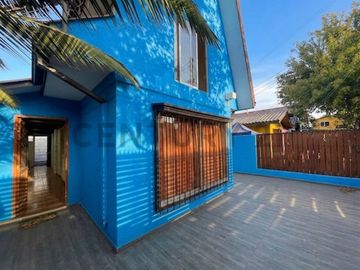 Arriendo Casa dos pisos, Metro Rojas Magallanes