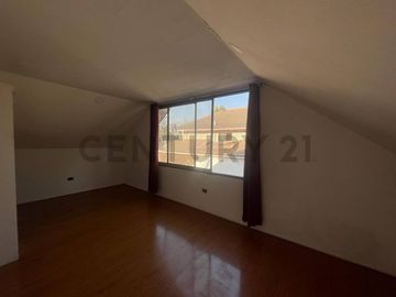 Arriendo Casa dos pisos, Metro Rojas Magallanes