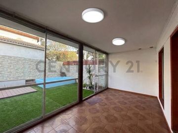 Arriendo Casa dos pisos, Metro Rojas Magallanes