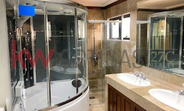 Signature House for Sale in Menlo Park BF Homes 5, Para&ntilde;aque