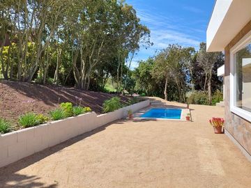 Parcela en Venta en Parcela en condominio con Casa recién construída