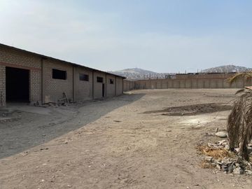 TERRENO INDUSTRIAL CON TRES FRENTES EN AV. REVOLUCIÓN - VENTANILLA