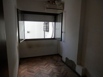 Departamento de 3 ambientes. PISO ALTO