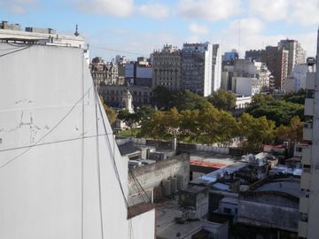 Departamento de 3 ambientes. PISO ALTO