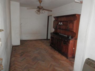Departamento de 3 ambientes. PISO ALTO