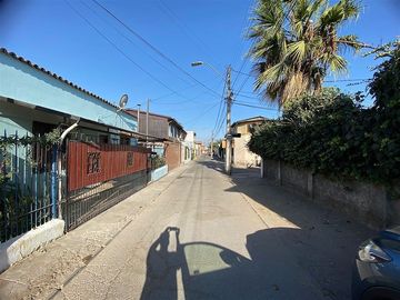 Casa en Venta en Av. Teniente Cruz / Dubroknik