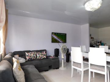 casa en venta en el manantial. Cod V77713