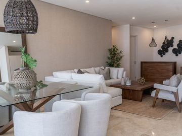 Condominio de lujo con terraza, bar, petfriendly, alberca en venta Cancún.