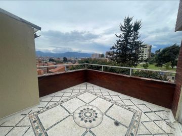 apartamento en arriendo en gratamira. Cod A218366