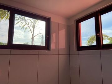 Casa Rosa Brand New Hidden Jem in Manglaralto. Just an Eight Minute Walk to the Beach: Se Vende Casa Cerca del Mar en Manglaralto