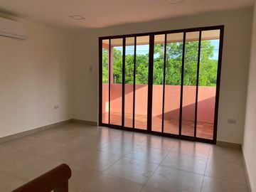 Casa Rosa Brand New Hidden Jem in Manglaralto. Just an Eight Minute Walk to the Beach: Se Vende Casa Cerca del Mar en Manglaralto