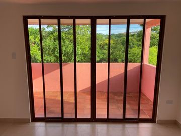 Casa Rosa Brand New Hidden Jem in Manglaralto. Just an Eight Minute Walk to the Beach: Se Vende Casa Cerca del Mar en Manglaralto