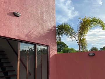 Casa Rosa Brand New Hidden Jem in Manglaralto. Just an Eight Minute Walk to the Beach: Se Vende Casa Cerca del Mar en Manglaralto