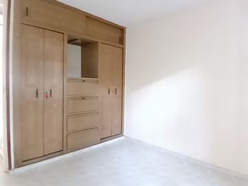 🌟 ¡Oportunidad única para tu negocio en Chiclayo! 🌟

🏢 Te presentamos este local comercial de un piso, situado en la estratégica ubicación de la cal