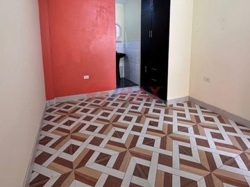 🏡 ¡Oportunidad única en Urb. Los Rosales! 🏡
📍 Pasaje Los Geranios, a solo una cuadra de la Av. Augusto B. Leguía

¿Buscas una casa amplia, funciona