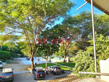 🏡 ¡OPORTUNIDAD ÚNICA EN PIURA! 🏡
CASA EN VENTA EN SANTA MARIA DEL PINAR, Ubicada detrás del Policlínico del Niño y frente al Parque 🌳.

📍 Ubicación