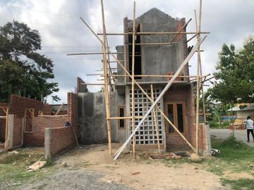 TERLARIS DI KOTA JOGJA RUMAH MEZZANINE 2 LANTAI KAWASAN RAMAI