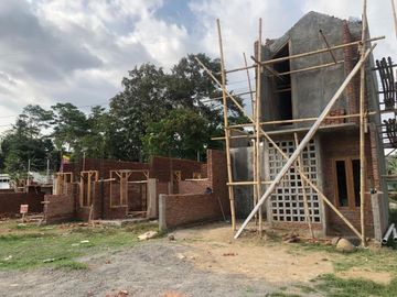 TERLARIS DI KOTA JOGJA RUMAH MEZZANINE 2 LANTAI KAWASAN RAMAI