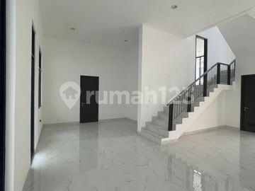 Disewakan Rumah di Cluster Permata Hijau Pik2 Milenial 12X20