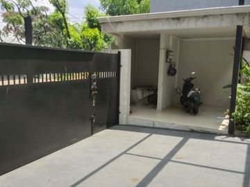 Rumah 2Lt, Pool, Siap Huni, Lingk. Nyaman di Pondok Indah