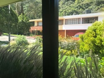 casa en venta en santa ana occidental-usaquén. Cod V7220