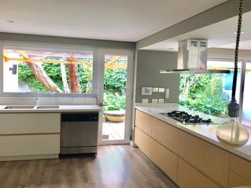 casa en venta en santa ana occidental-usaquén. Cod V7220
