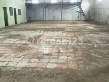 Gudang Siap Pakai Daerah Taman