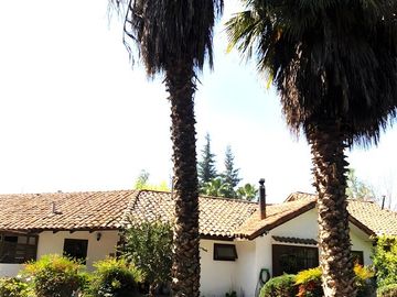 Casa en venta de 4 dorm. en Colina