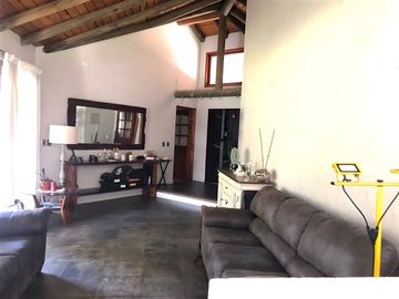 Casa en venta de 4 dorm. en Colina