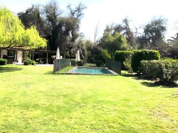 Casa en venta de 4 dorm. en Colina