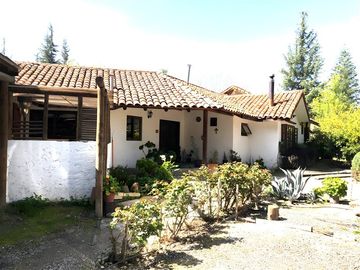 Casa en venta de 4 dorm. en Colina