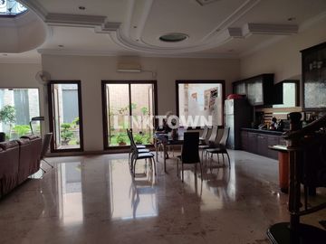 Rumah Elite Fully Furnish Pakuwon Indah Surabaya Barat