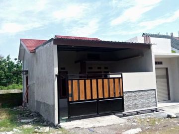 Dijual rumah di waru Gentan