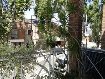 Villa Urquiza, Excelente PH Tipo Casa en Triplex 4 Amb, Entrada Independiente, Cochera