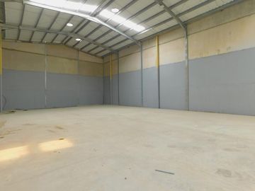 bodega en arriendo/venta en ternera. Cod V88894