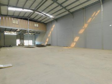 bodega en arriendo/venta en ternera. Cod V88894
