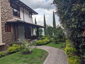 Hermosa casa 3 dormitorios, Conjunto Privado, Tumbaco