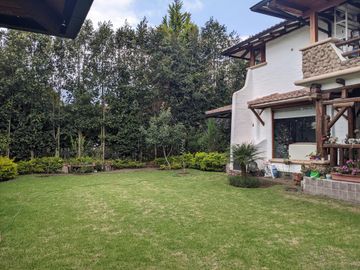 Hermosa casa 3 dormitorios, Conjunto Privado, Tumbaco