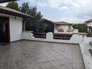 Hermosa casa 3 dormitorios, Conjunto Privado, Tumbaco