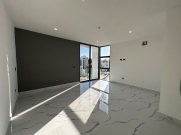 CASA EN VENTA EN PRIVADA ZENDERA MERIDA, RESIDENCIAL CON AMENIDADES.