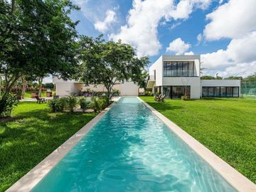 CASA EN VENTA EN PRIVADA ZENDERA MERIDA, RESIDENCIAL CON AMENIDADES.