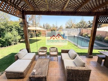 Casa 230/392 5D 4B piscina terraza 46m2 quincho Remodelada