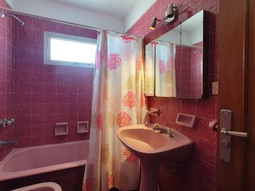 Venta - Departamento cuatro ambientes c/dep y dos cocheras en primera linea de mar - B Maritimo 5611